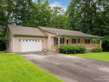 159 W Sweetbriar Lane sold home in Twelve Oaks, Etowah, NC