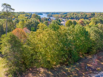 121 W Tattersall Drive sold home in Windemere, Statesville, NC