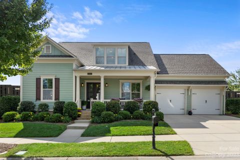 15807 Country Lake Drive