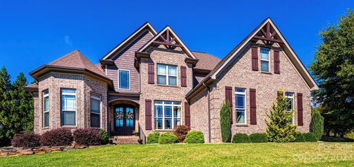 1005 10th Avenue Drive sold home in The Pines Ii, Hickory, NC