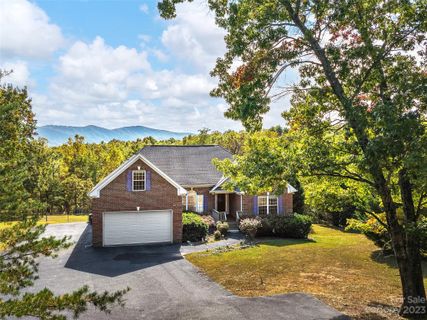 1025 Highland View Lane