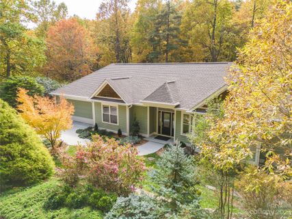 41 Silk Tree Road sold home in Wildwood Heights, Hendersonville, NC