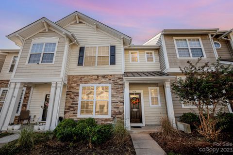 924 Copperstone Lane
