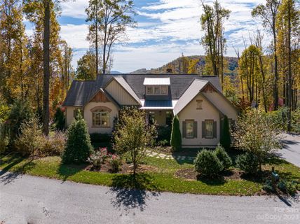 8 Twin Springs Court