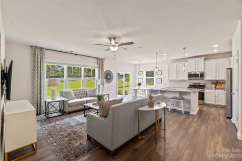 8224 Mccormick Street sold home in Villas at Sherrills Ford, Terrell, NC