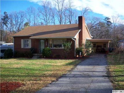 820 Meadow Road