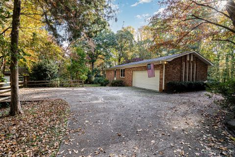 142 Mary Circle sold home in Far Away Place, Concord, NC