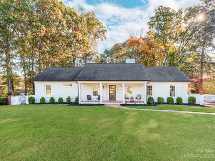 1016 Regency Drive