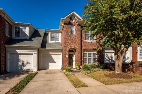 128 Sloane Square Way