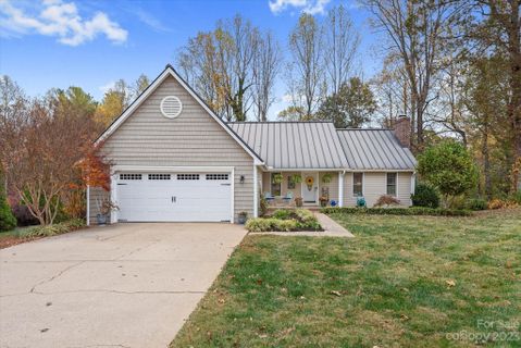 1435 33rd Avenue sold home in North Pines, Hickory, NC