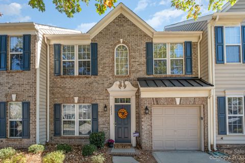 2233 Whitford Lane