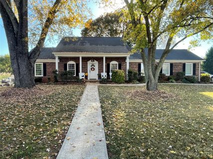 2206 Olde Well Road sold home in Olde Farm, Hudson, NC