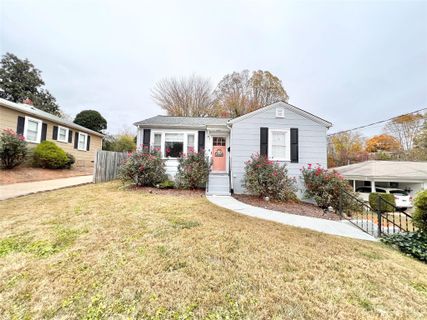 511 Edgewood Drive sold home in Kentwood Park, Lenoir, NC