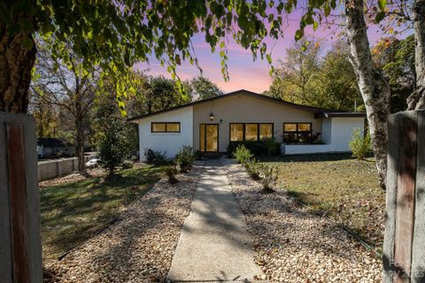 5619 Hollirose Drive