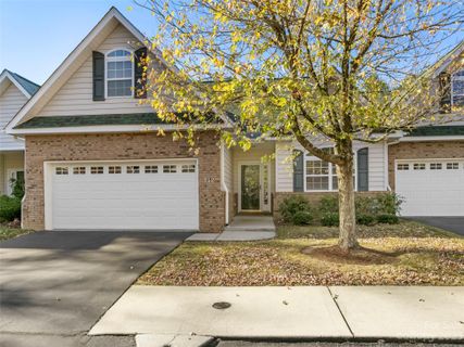 112 Victoria Park Drive sold home in Park Place, Hendersonville, NC