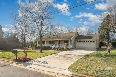 111 Bowen Drive sold home in Forest Hills, Statesville, NC