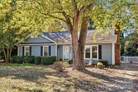 2627 Cherokee Court sold home in Castlewood, Gastonia, NC