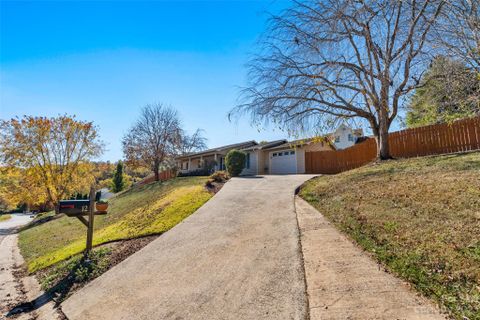 12 Sydney Lane sold home in Windy Hill Farms, Asheville, NC