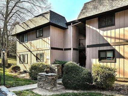 33 Lake Drive G-2 sold home in Laurel Park Villas, Laurel Park, NC