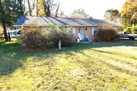 459 Beach Drive sold home in Lakeview Estates, Hendersonville, NC