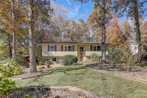 6 Saint Andrews Road sold home in St Andrews, Arden, NC