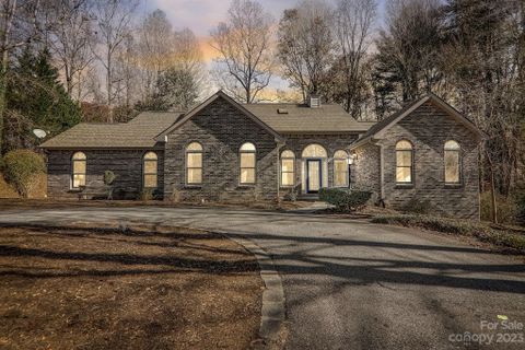 90 Whitfield Lane sold home in Sweetwater Hills, Hendersonville, NC
