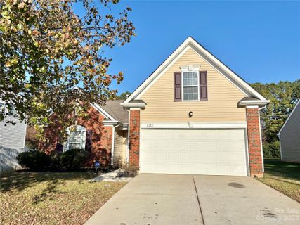 8122 Belmont Stables Drive sold home in Avery Glen, Charlotte, NC