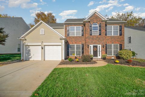 15836 Gathering Oaks Drive