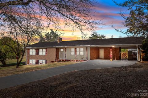 2608 Crane Drive sold home in Crane Creek Terrace, Salisbury, NC