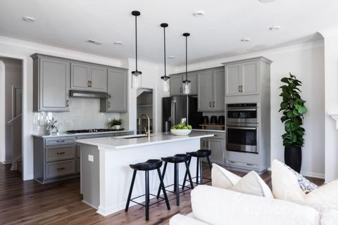 2800 Guillen Court