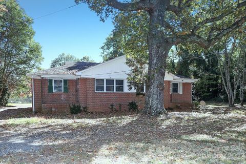 204 Belmont Mount Holly Road