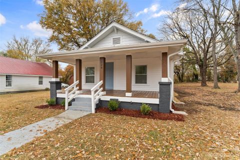 320 26th Street sold home in Longview, Hickory, NC