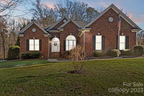 3031 Fairmead Drive sold home in Fieldstone, Concord, NC