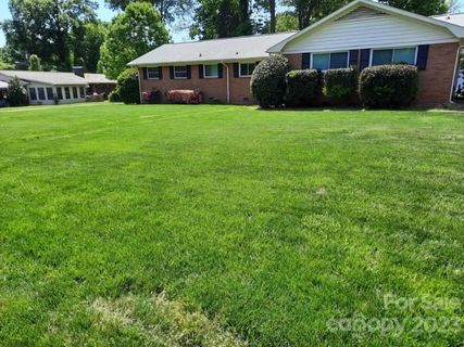 2410 Mary Ann Drive sold home in Woodsdale Acres, Charlotte, NC