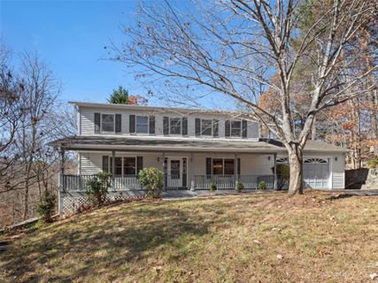 402 Canonero Drive sold home in Fairview Downs, Fairview, NC