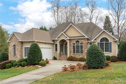85 Mistletoe Trail sold home in Creekside, Hendersonville, NC