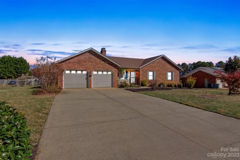 5164 Olde School Drive sold home in Olde School Sub, Hickory, NC