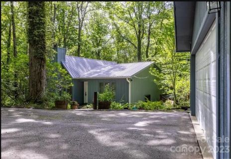 204 Narrows Road
