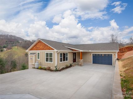 145 Aster Ridge Drive sold home in Aster Ridge, Waynesville, NC