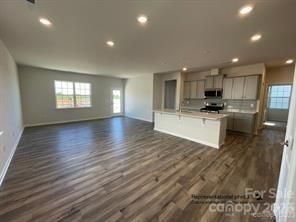 171 White Apple Way BF5 #101