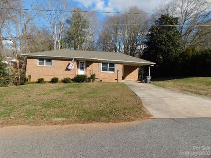 307 Park Drive sold home in West Stanley Park, Stanley, NC