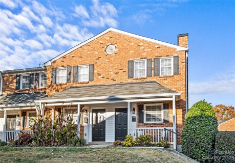 1310 Green Oaks Lane