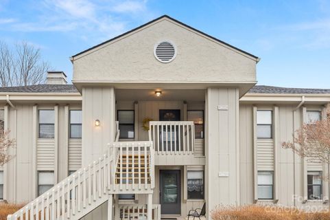 2404 Abbey Circle