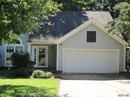 8106 Chestnut Ridge Drive