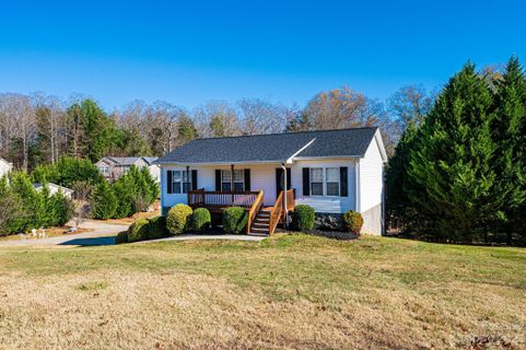 2304 Olde Meadow Drive sold home in Olde Farm, Hudson, NC