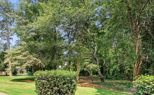 1632 Wildlife Road