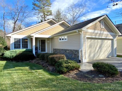 18 E Fairway View Court sold home in Etowah Golf Villas, Etowah, NC