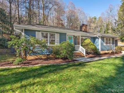 520 Walnut Loop sold home in Laurel Park Estates, Laurel Park, NC