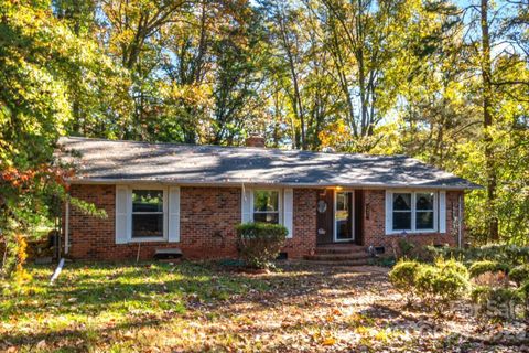 7404 Oakwood Lane