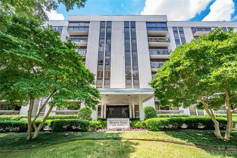 2222 Selwyn Avenue 305